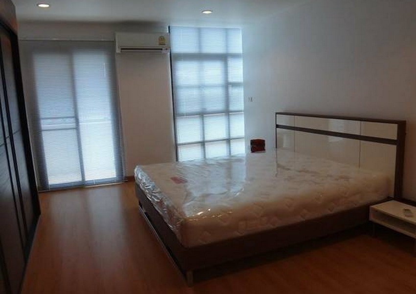 Bangkok Residential Agency's 2 Bed Condo For Rent in Silom BR5987CD 1