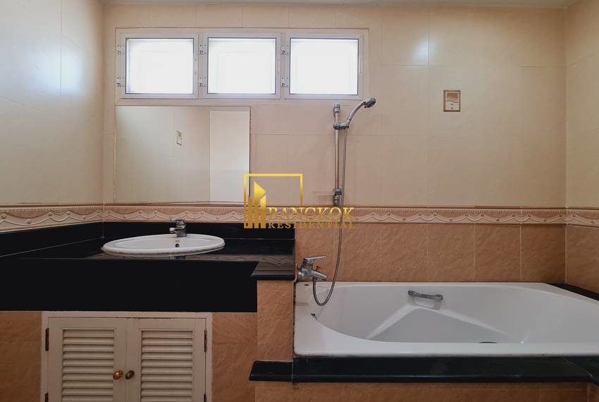 2 Bed Apartment Phrom Phong SCC Residence 0242 image-13