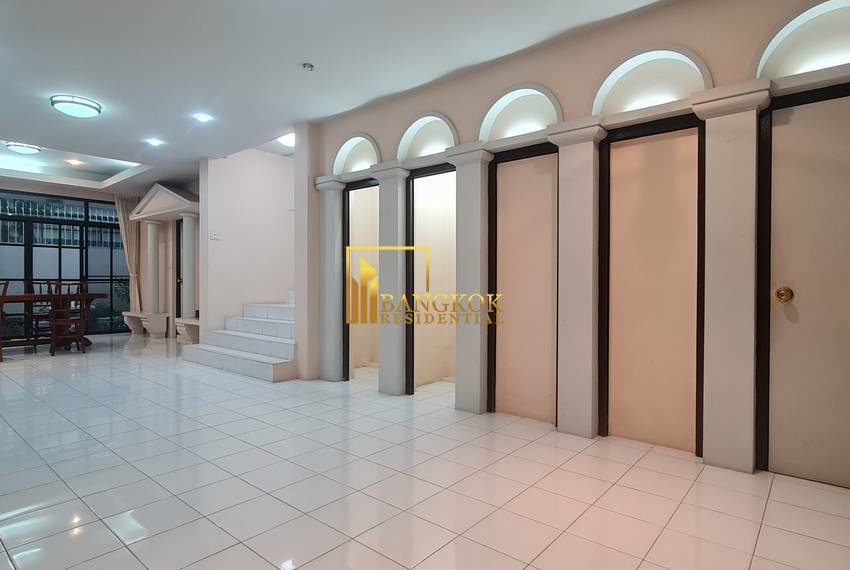3 bed for rent Baan Chicha Castle 8531 image-01