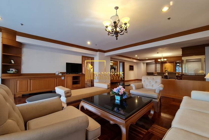 3 bedroom apartment Centre Point Phromphong 0388 image-02