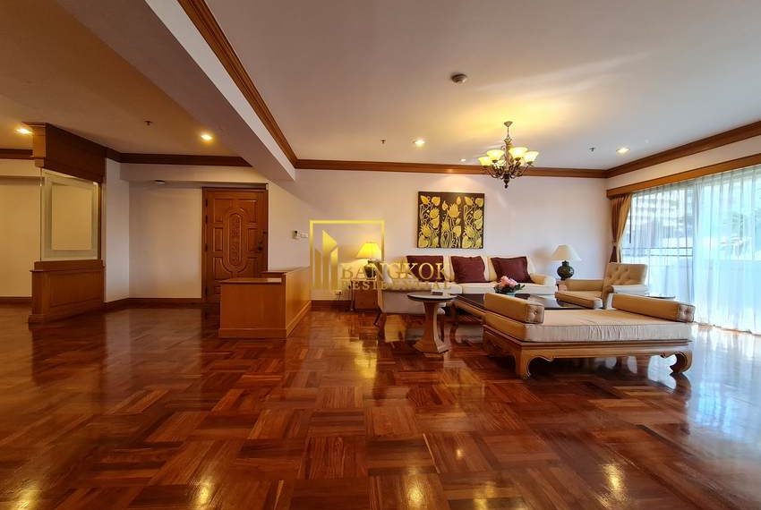 3 bedroom apartment Centre Point Phromphong 0388 image-03