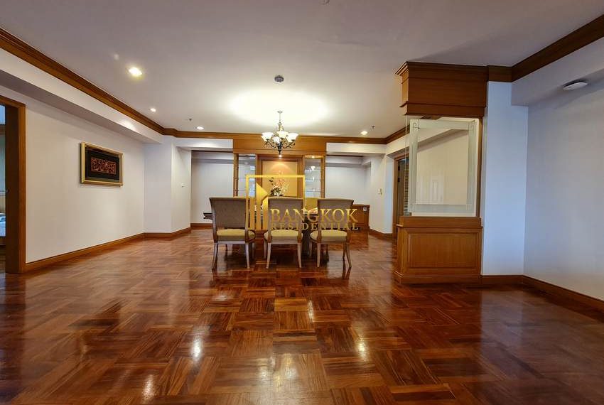 3 bedroom apartment Centre Point Phromphong 0388 image-05