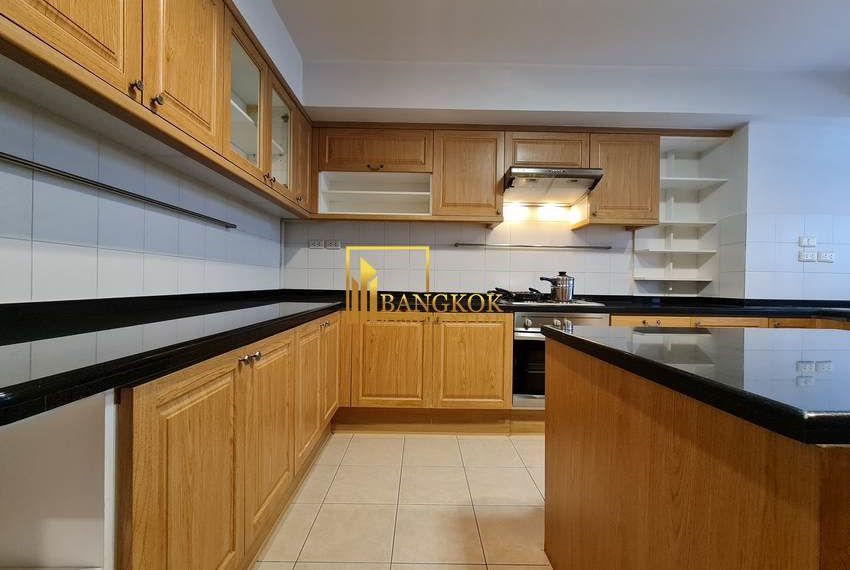 3 bedroom apartment Centre Point Phromphong 0388 image-07
