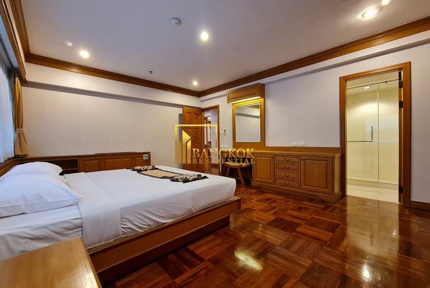 3 bedroom apartment Centre Point Phromphong 0388 image-12