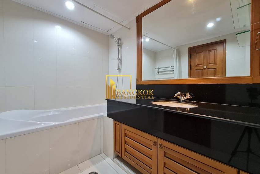 3 bedroom apartment Centre Point Phromphong 0388 image-16