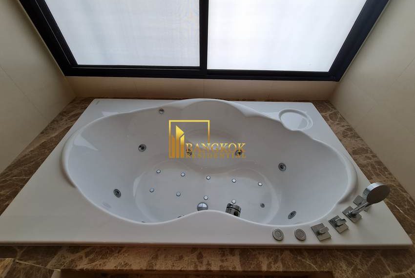 Luxury 4 bed apartment Raveevan Suites 0631 image-35