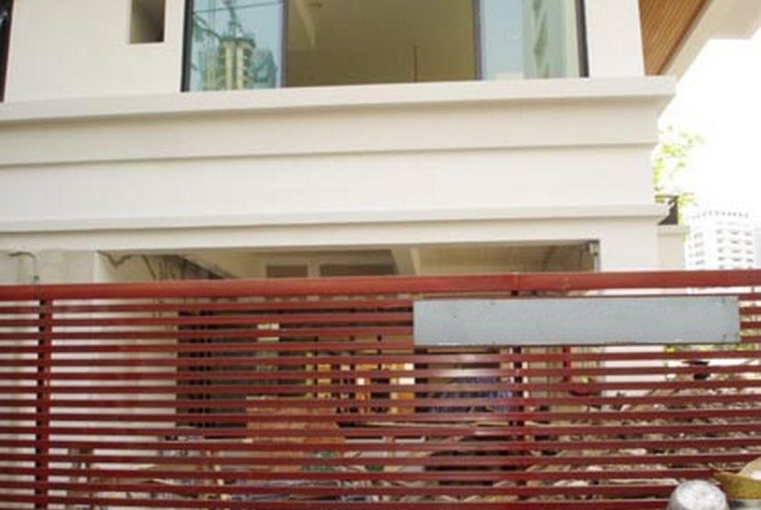 Pentagon Sukhumvit 24 Image-01