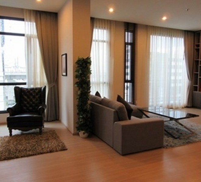 1076 Image-01