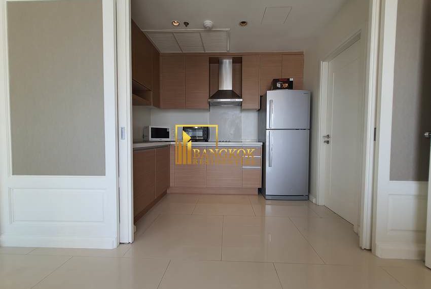 2 bed condo sukhumvit 24 Emporio Place 6171 image-12