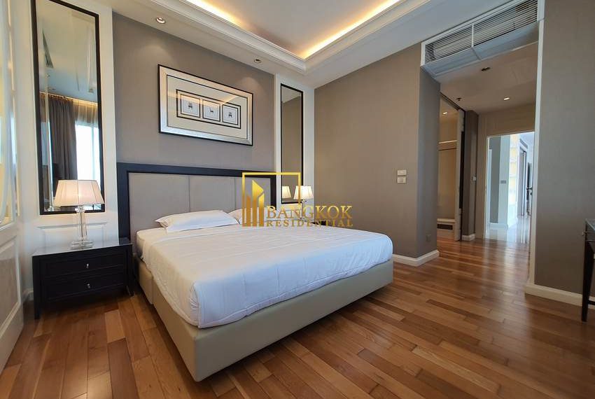 2 bed condo sukhumvit 24 Emporio Place 6171 image-22