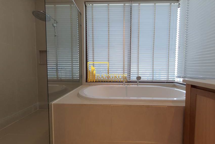 2 bed condo sukhumvit 24 Emporio Place 6171 image-23