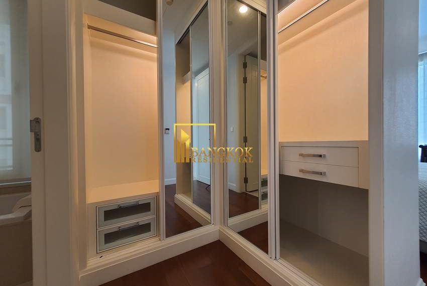 2 bedroom condo chidlom Q Langsuan 5719 image-11