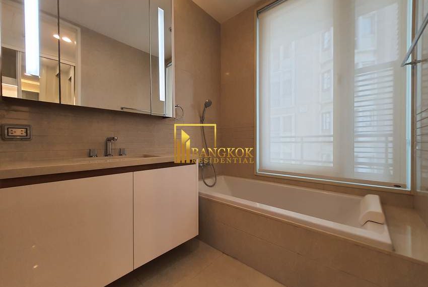 2 bedroom condo chidlom Q Langsuan 5719 image-12