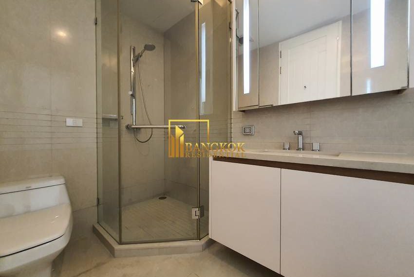 2 bedroom condo chidlom Q Langsuan 5719 image-13