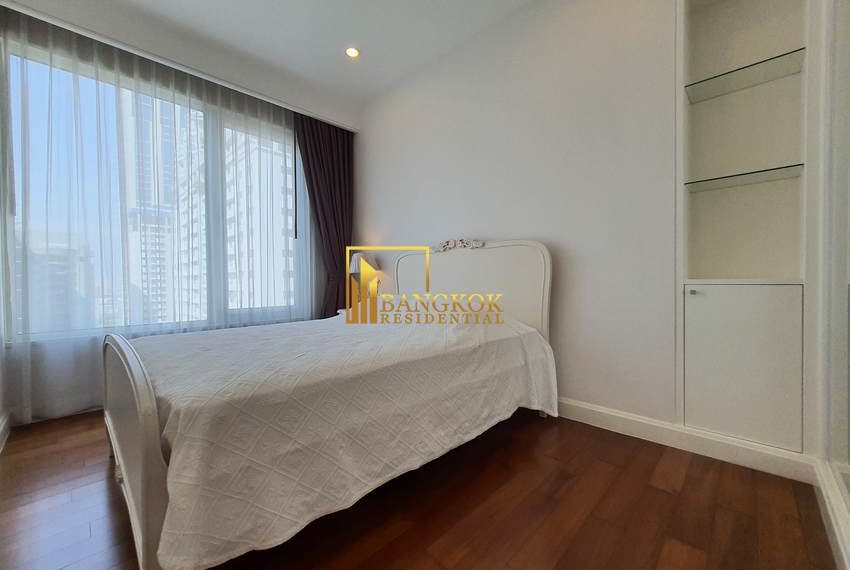 2 bedroom condo chidlom Q Langsuan 5719 image-14