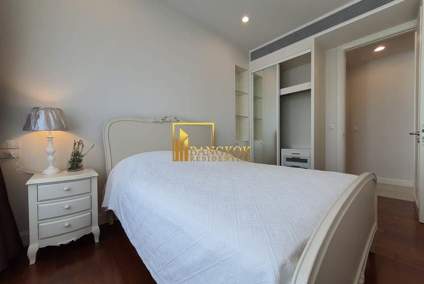 2 bedroom condo chidlom Q Langsuan 5719 image-15