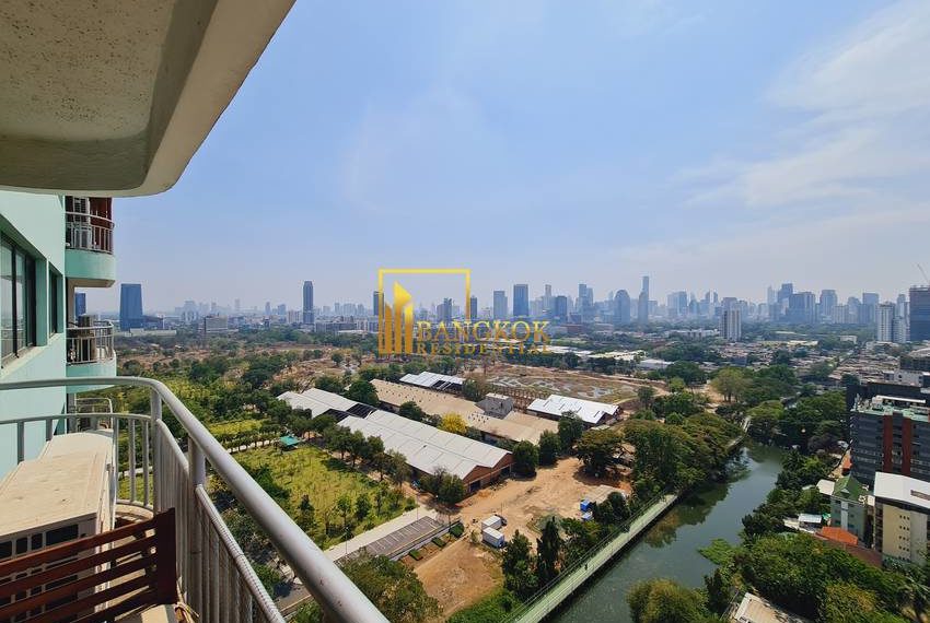 3 bed condo Lake Green 2378 image-11