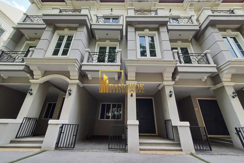 3 bed townhouse asoke Inhome Luxury Residence 8811 image-01