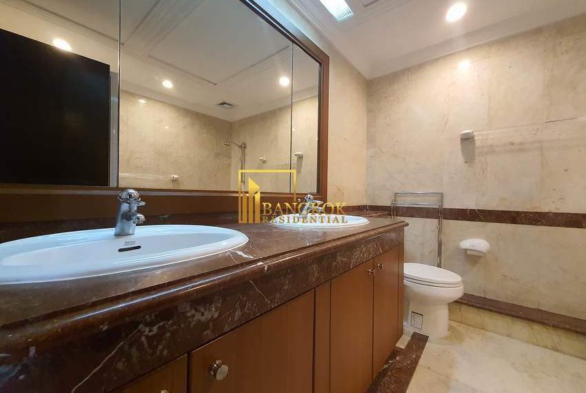3 bedroom near bts phloen chit All Seasons Mansion 4612 image-13