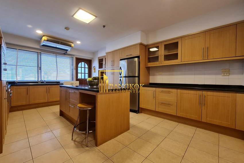 4 bed apartment for rent Centre Point Phromphong 7025 image-09