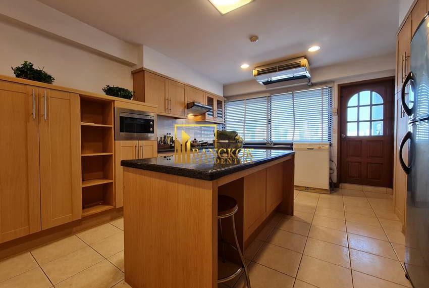 4 bed apartment for rent Centre Point Phromphong 7025 image-10