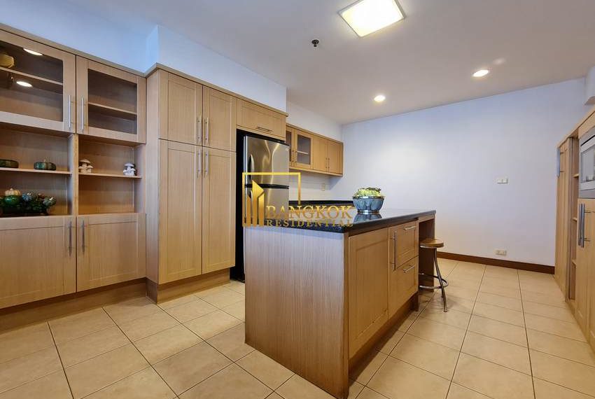 4 bed apartment for rent Centre Point Phromphong 7025 image-12