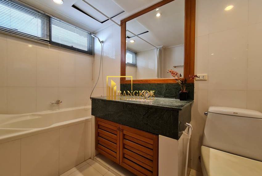 4 bed apartment for rent Centre Point Phromphong 7025 image-19