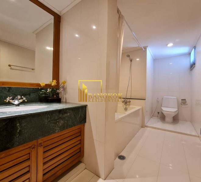 4 bed apartment for rent Centre Point Phromphong 7025 image-23
