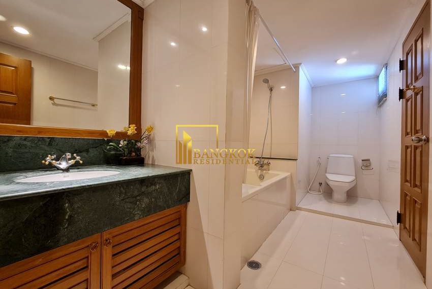 4 bed apartment for rent Centre Point Phromphong 7025 image-23