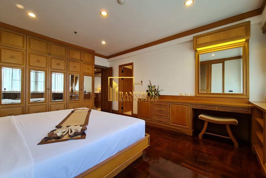 4 bed apartment for rent Centre Point Phromphong 7025 image-25