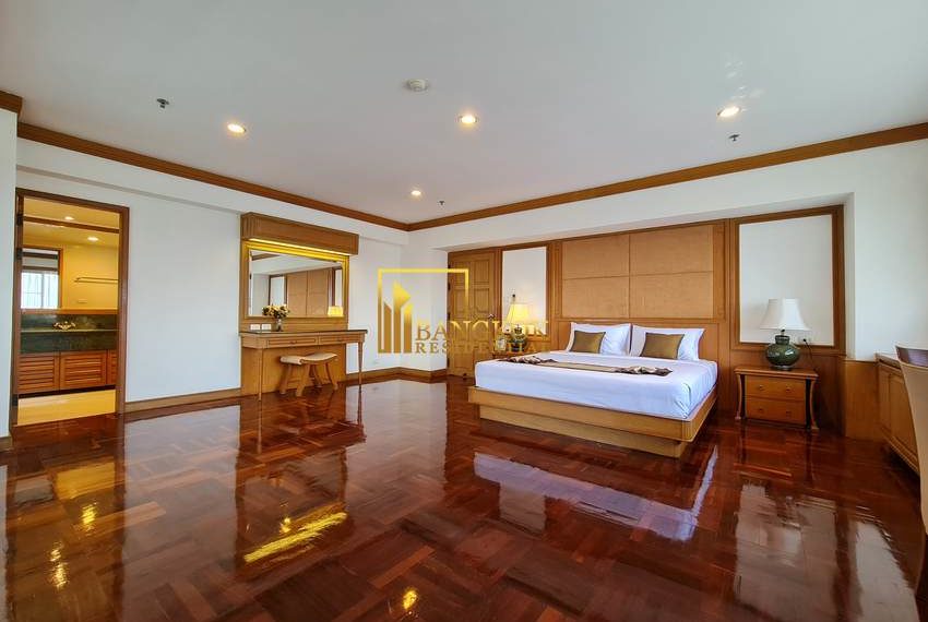 4 bed apartment for rent Centre Point Phromphong 7025 image-28