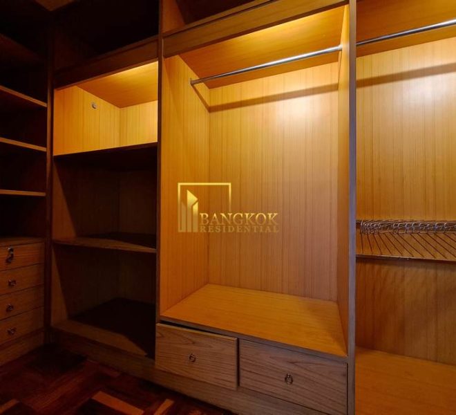 4 bed apartment for rent Centre Point Phromphong 7025 image-29