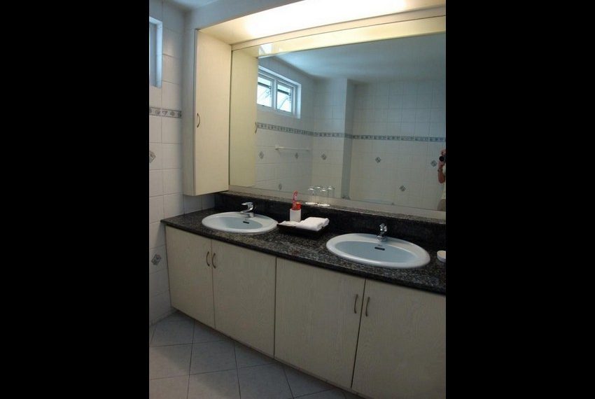 4242 Image-10