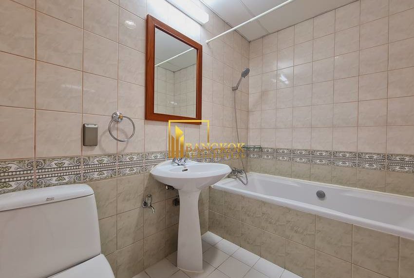 3 bed for rent Krungthep Thani Tower 0514 image-23