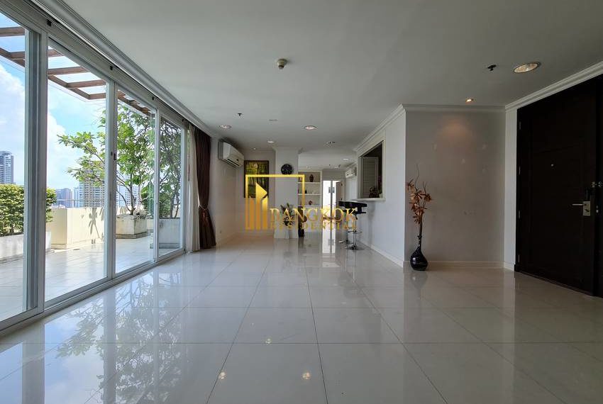 4 bed duplex penthouse apartment Piyathip Place 7101 image-04