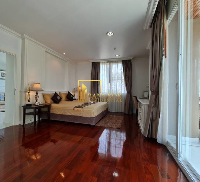 4 bed duplex penthouse apartment Piyathip Place 7101 image-10