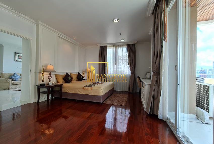 4 bed duplex penthouse apartment Piyathip Place 7101 image-10