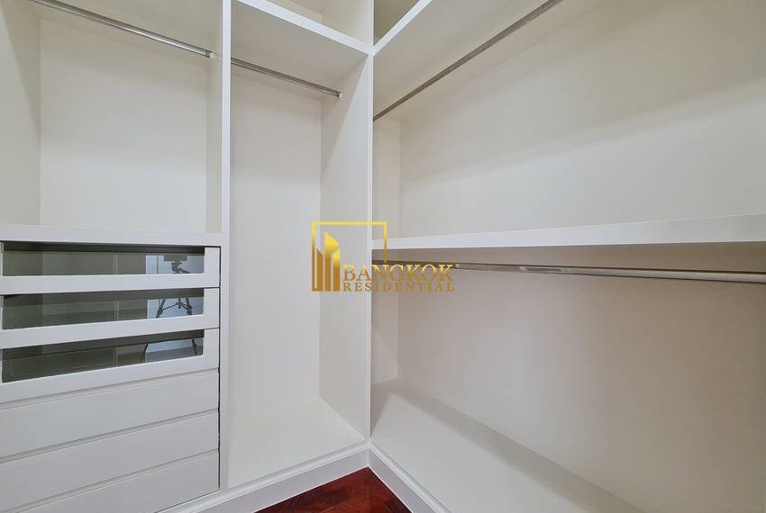 4 bed duplex penthouse apartment Piyathip Place 7101 image-12