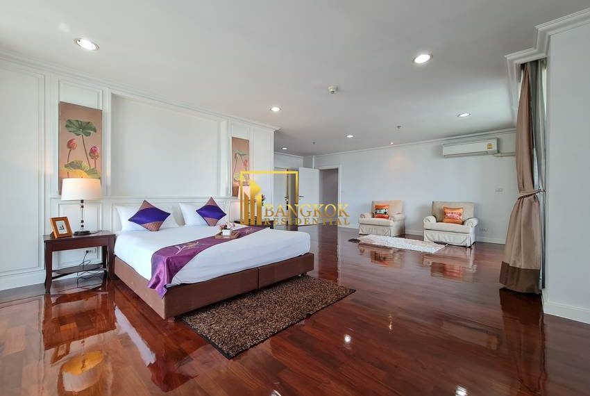 4 bed duplex penthouse apartment Piyathip Place 7101 image-24
