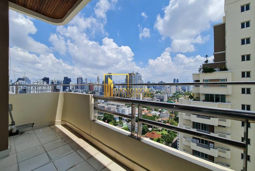 4 bed duplex penthouse apartment Piyathip Place 7101 image-28