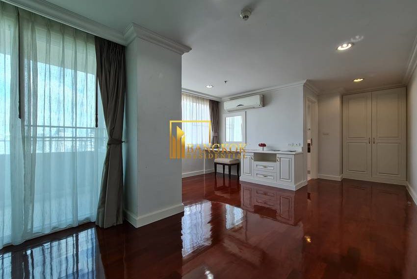 4 bed duplex penthouse apartment Piyathip Place 7101 image-29