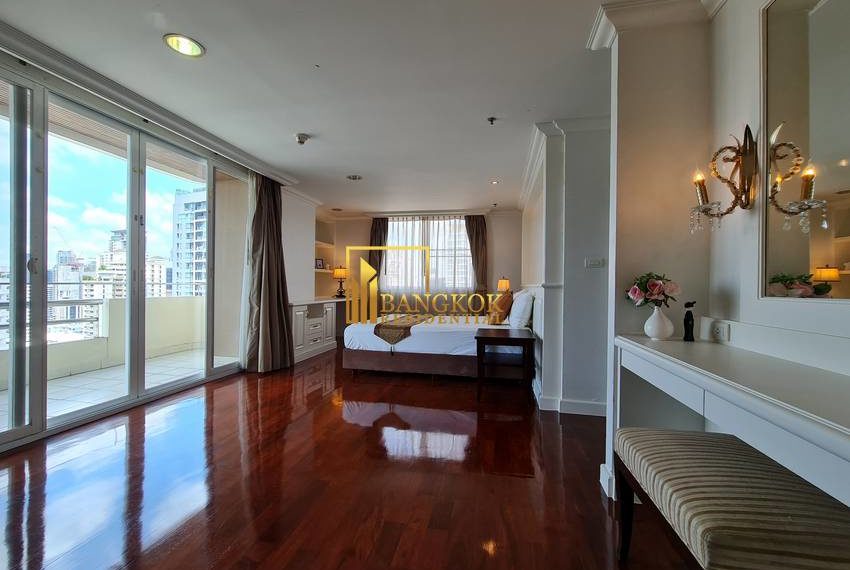 4 bed duplex penthouse apartment Piyathip Place 7101 image-32
