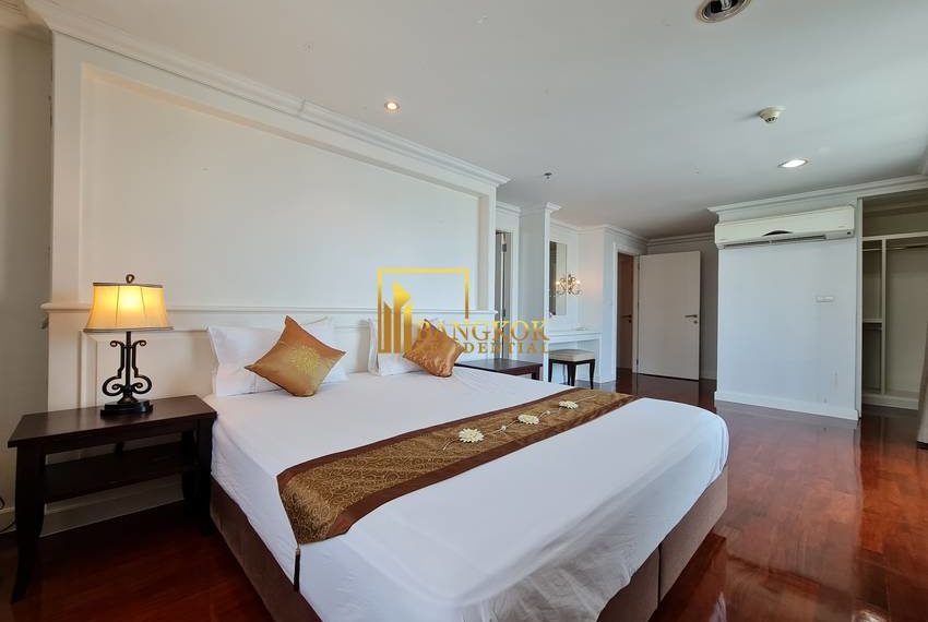 4 bed duplex penthouse apartment Piyathip Place 7101 image-33