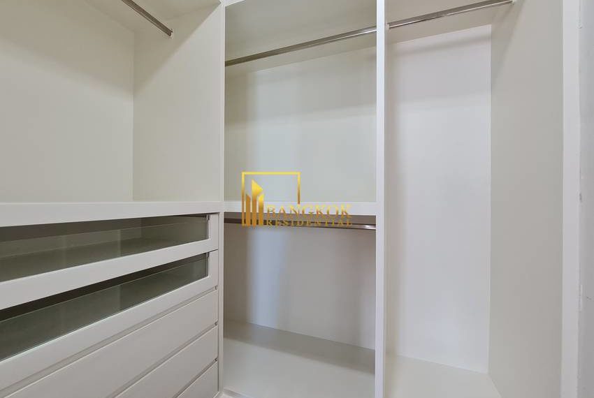 4 bed duplex penthouse apartment Piyathip Place 7101 image-34