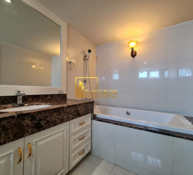4 bed duplex penthouse apartment Piyathip Place 7101 image-36