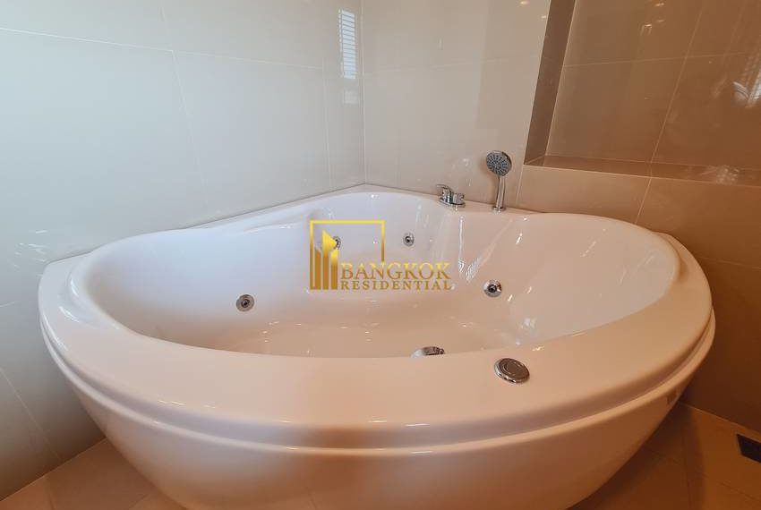2 bed ekkamai apartment PPR Villa 0701 image-10