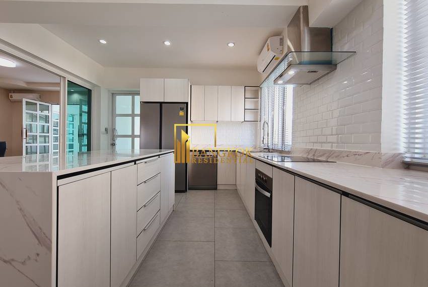 P R Home II Apartment Thonglor 9118 image-13