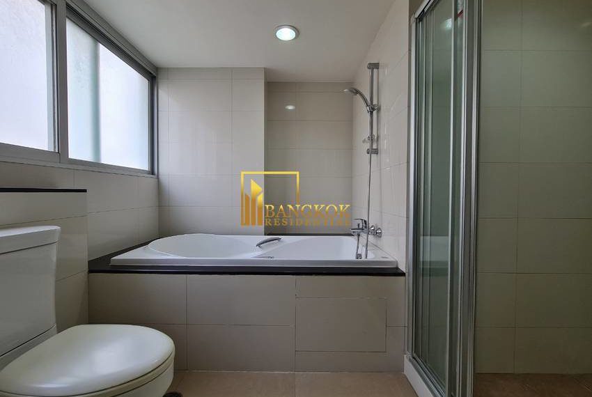 3 bed apartment for rent Baan Sukhumvit 14 0703 image-22