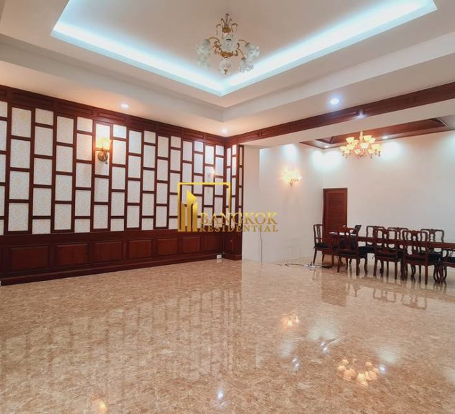 4 bed townhouse for rent ekkamai 8671 image-02