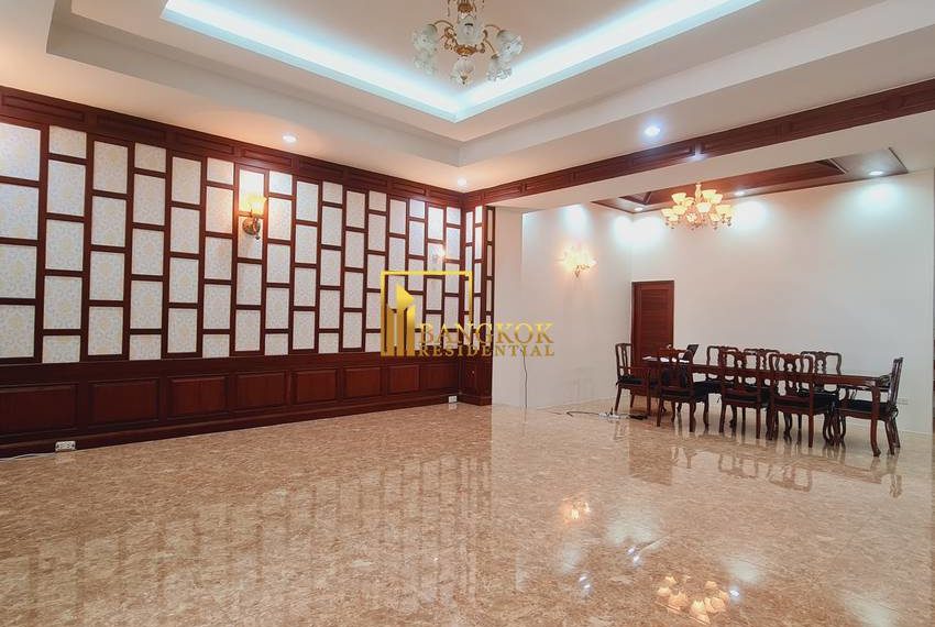 4 bed townhouse for rent ekkamai 8671 image-02